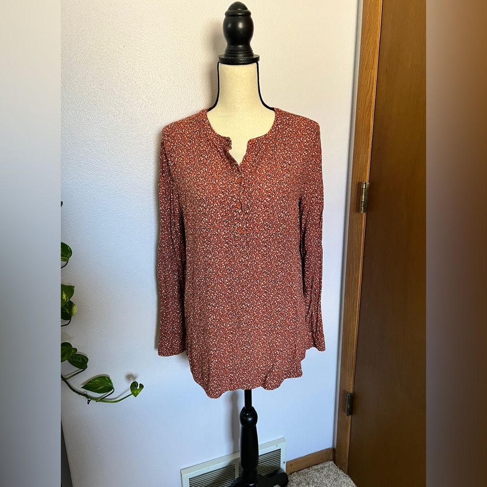 Amazon Essentials Women’s Long Sleeve Blouse Size M
